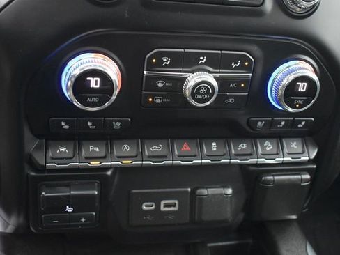 Certified 2021 GMC Sierra 1500 Denali w/ Denali Ultimate Package AWD/4WD image 39