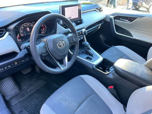 Used 2024 Toyota RAV4 XLE w/ Convenience Package image 10