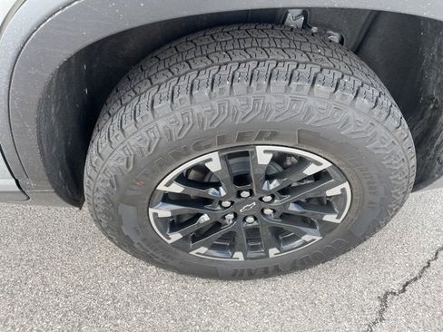 Used 2025 Chevrolet Traverse Z71 w/ Driver Confidence Package image 19