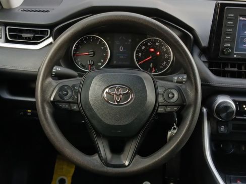 Used 2020 Toyota RAV4 LE FWD image 21