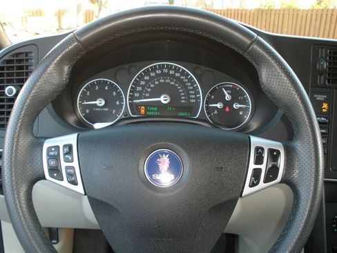 Used 2009 Saab 9-3 2.0T w/ Cold Weather Package FWD image 32