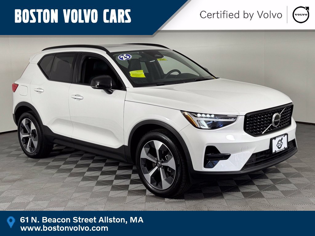 Certified 2024 Volvo XC40 B5 Core AWD/4WD image 1