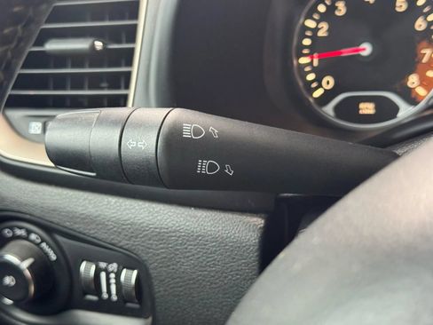 Used 2016 Jeep Renegade Limited FWD image 32