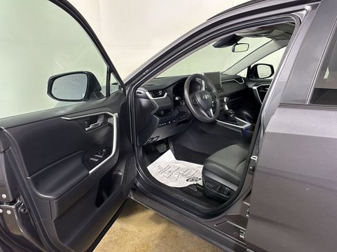 Used 2023 Toyota RAV4 XLE w/ Convenience Package image 2