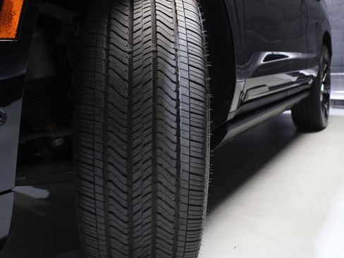 Used 2025 Cadillac Escalade Sport Platinum image 18