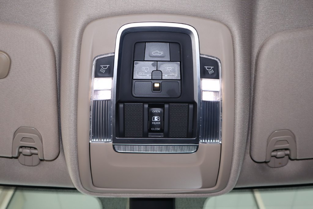 Used 2019 RAM 1500 Laramie AWD/4WD image 30