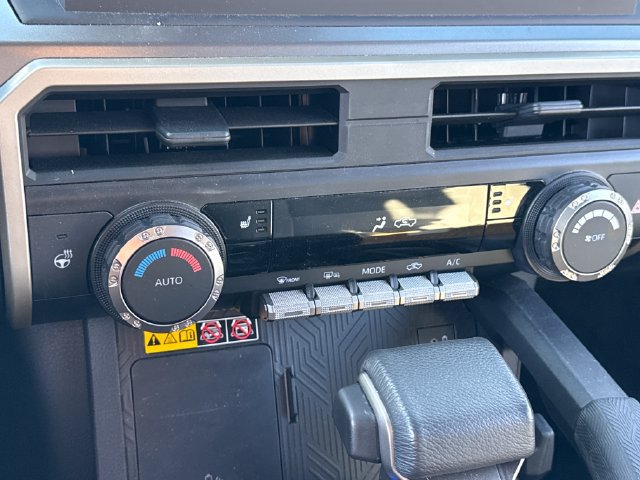 Used 2024 Toyota Tacoma SR5 AWD/4WD image 33