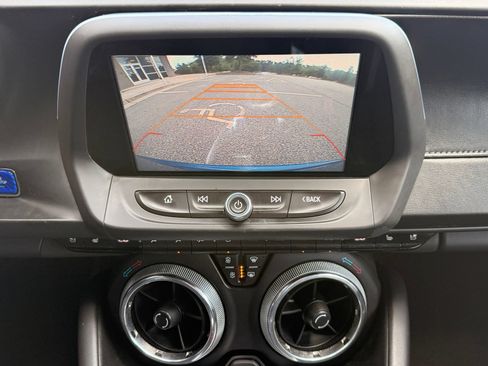 Used 2017 Chevrolet Camaro LT RWD image 31