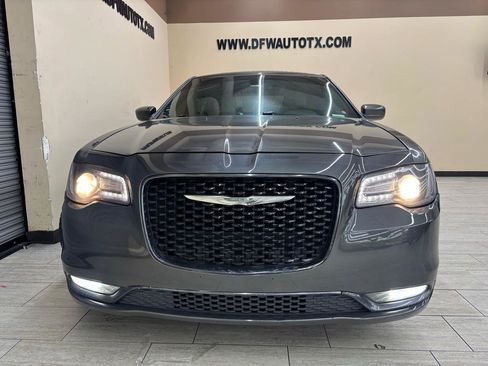 Used 2017 Chrysler 300 S RWD image 2