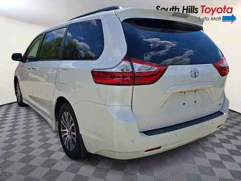 Used 2019 Toyota Sienna XLE Premium FWD image 4