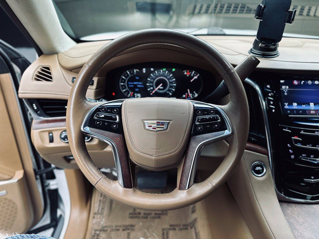 Used 2016 Cadillac Escalade Platinum AWD/4WD image 28