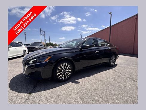 Certified 2025 Nissan Altima 2.5 SV FWD image 1