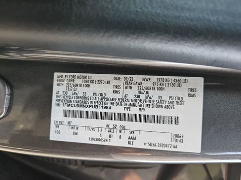 Used 2023 Ford Escape ST-Line w/ Tech Pack #1 FWD image 31