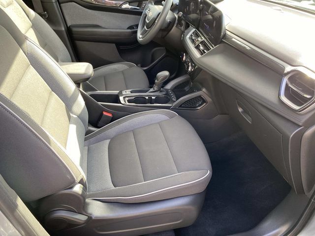 Used 2025 Chevrolet TrailBlazer LT AWD/4WD image 20