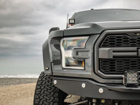 Used 2018 Ford F150 Raptor w/ Equipment Group 802A Luxury image 18