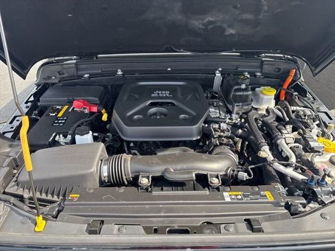 Used 2023 Jeep Wrangler Unlimited Sahara w/ Cold Weather Group image 13