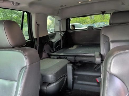 Used 2019 GMC Yukon SLT AWD/4WD image 4