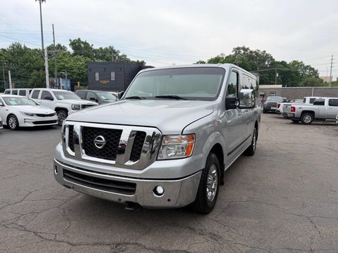 Used 2014 Nissan NV 3500 SL w/ Technology Package RWD image 4