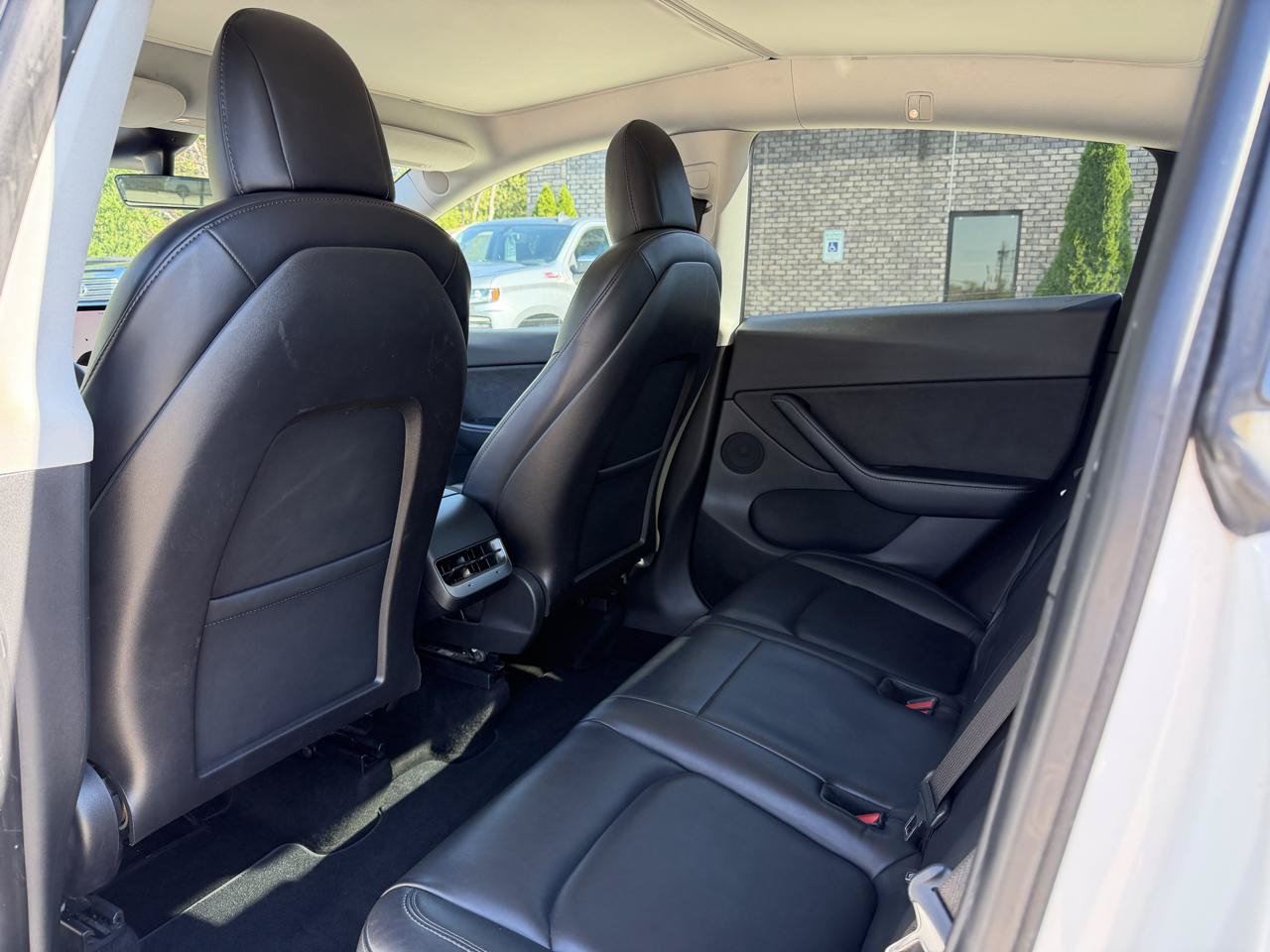 Used 2021 Tesla Model Y Long Range AWD/4WD image 14