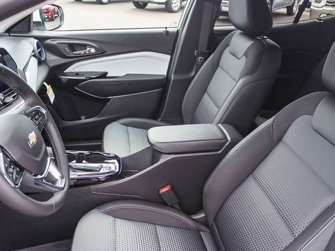 New 2026 Chevrolet Trax LT w/ Sunroof Package image 17