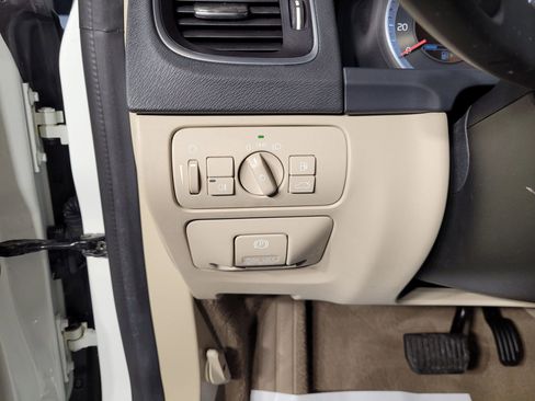 Used 2012 Volvo S60 T5 w/ Multimedia Pkg image 33