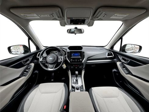 Used 2020 Subaru Forester Premium image 8