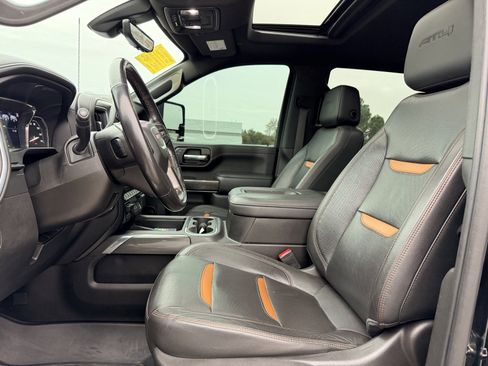 Used 2021 GMC Sierra 2500 AT4 w/ AT4 Premium Plus Package image 3