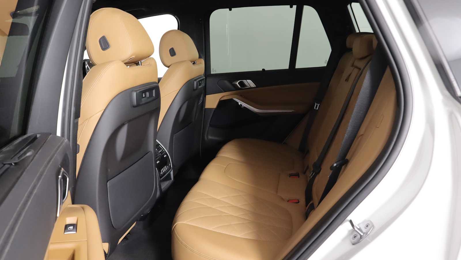 Used 2023 BMW X5 xDrive40i w/ Executive Package AWD/4WD image 13