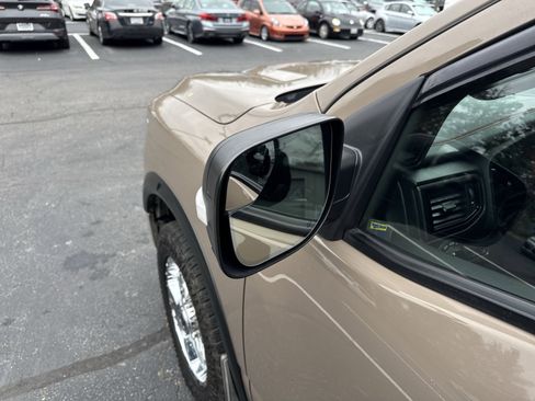 Used 2021 Nissan Titan PRO-4X w/ Pro-4x Convenience Package image 6