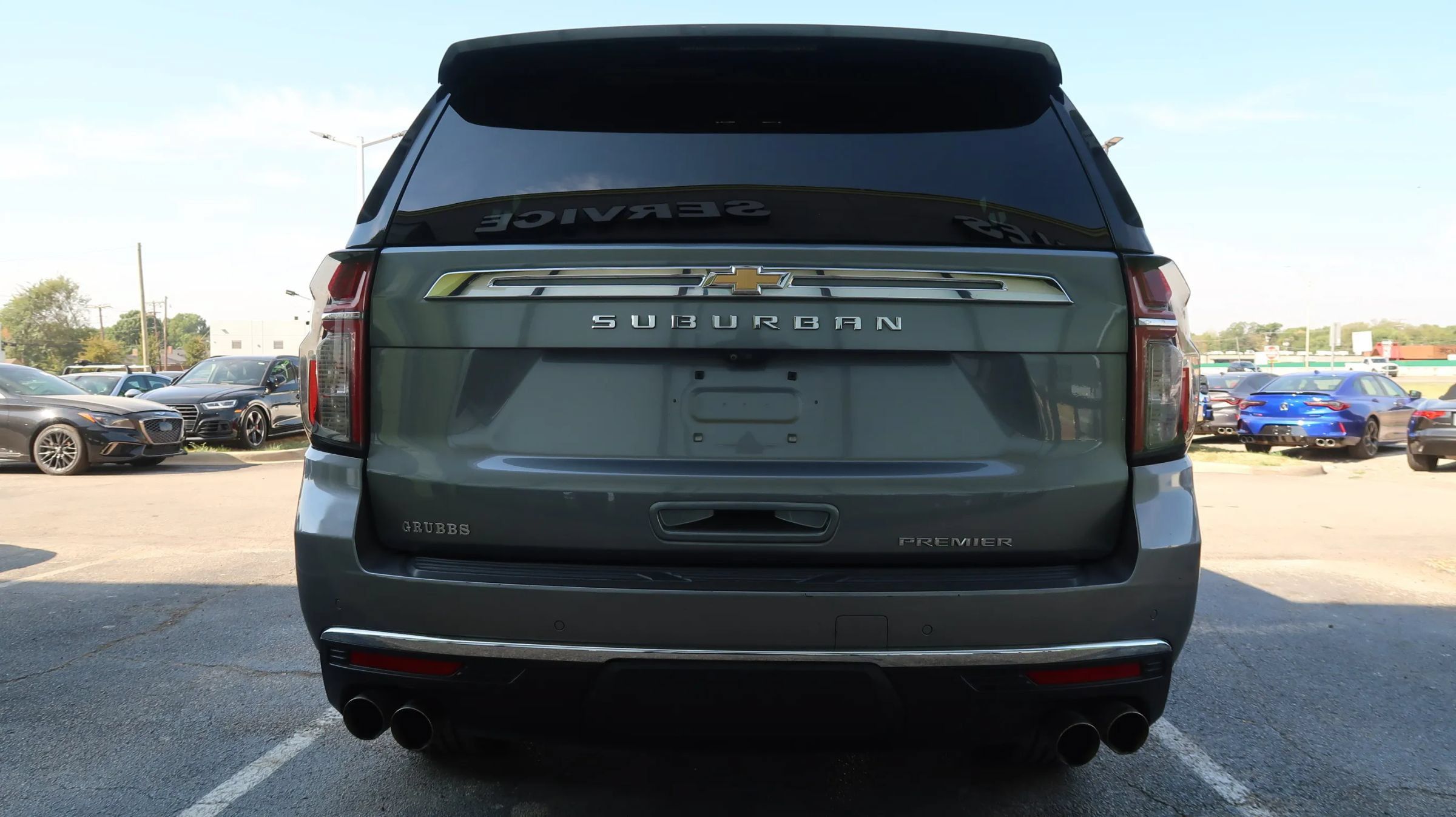 Used 2021 Chevrolet Suburban Premier w/ Premium Package RWD image 8