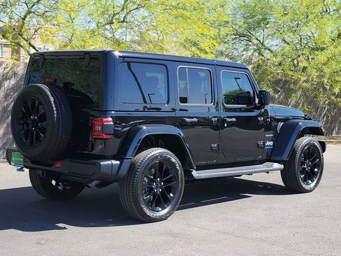 Used 2023 Jeep Wrangler Sahara w/ Cold Weather Group image 8