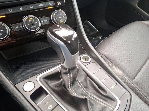 Used 2024 Volkswagen Jetta SE image 30