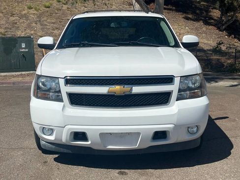 Used 2012 Chevrolet Suburban LT image 3