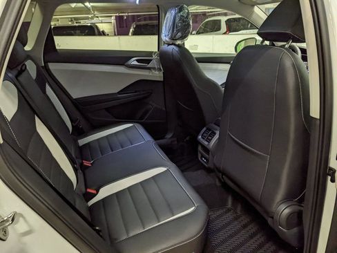 New 2026 Volkswagen Taos SEL image 25