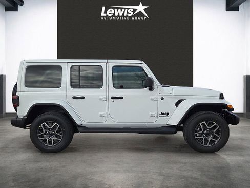 New 2026 Jeep Wrangler Unlimited Sahara AWD/4WD image 5