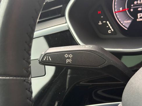 Used 2020 Audi Q3 2.0T Prestige w/ Prestige Package image 34