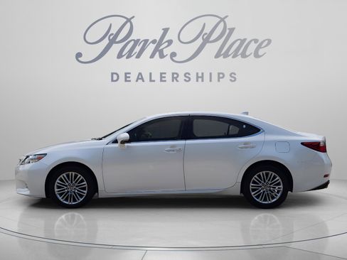Used 2015 Lexus ES 350 w/ Luxury Package FWD image 2