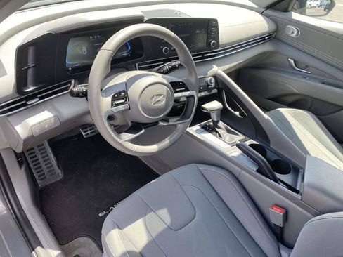 Certified 2025 Hyundai Elantra Sport FWD image 19