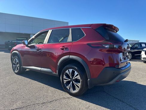 Used 2023 Nissan Rogue SV image 3