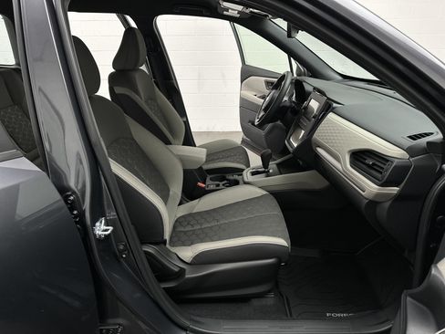 Used 2025 Subaru Forester w/ Convenience Package #1 AWD/4WD image 18