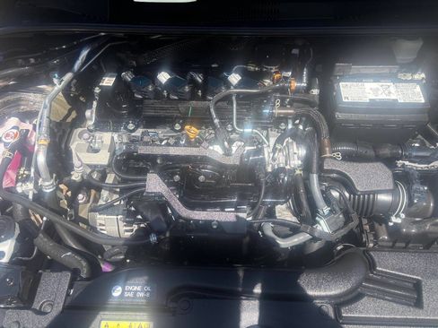 Used 2025 Toyota Corolla LE FWD image 32
