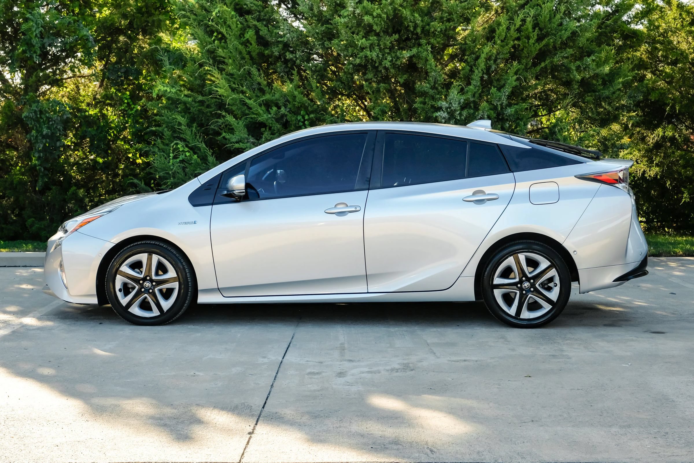Used 2016 Toyota Prius Four Touring w/ Premium Convenience Package FWD image 11