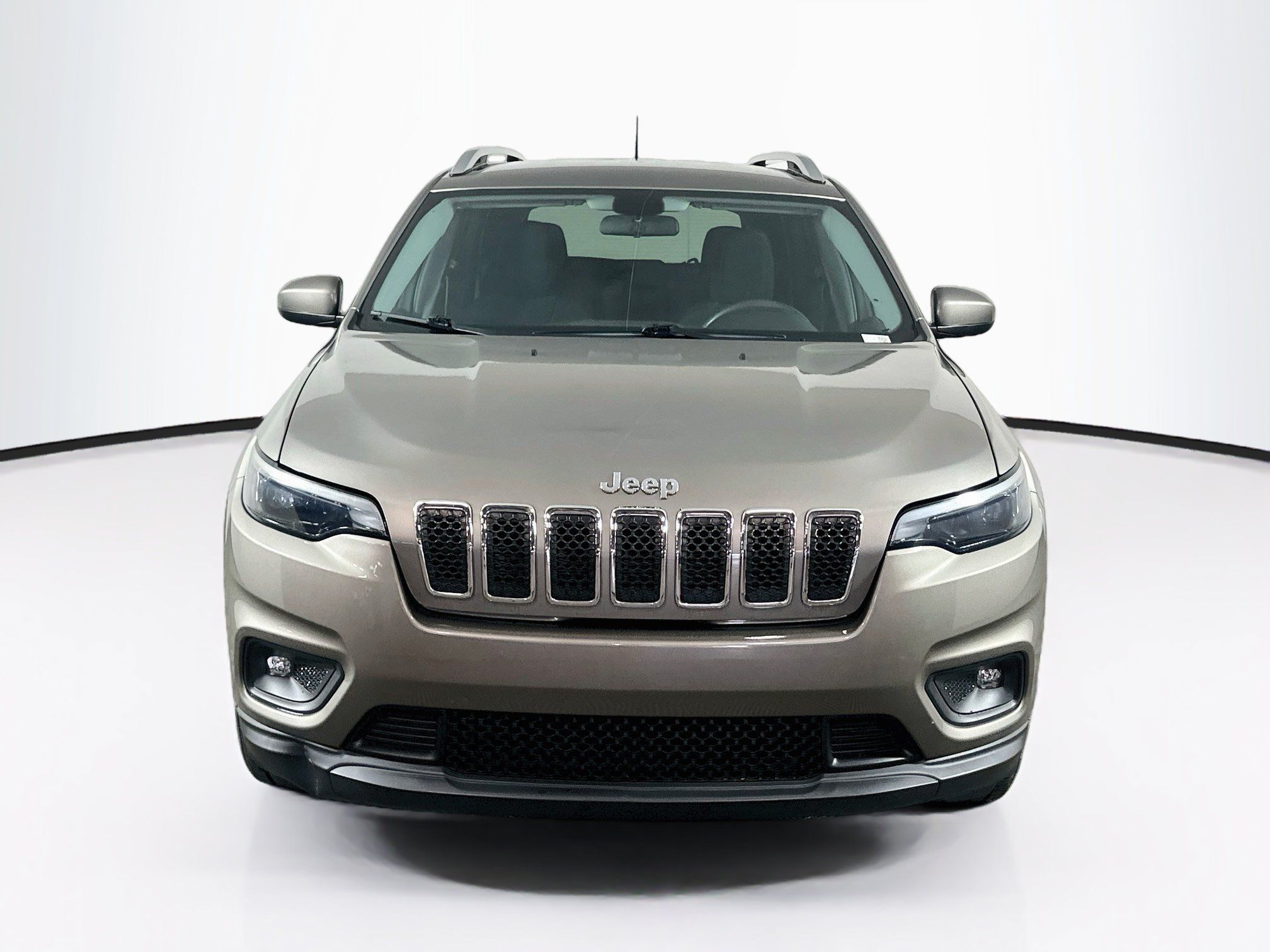 Used 2019 Jeep Cherokee Latitude w/ Popular Appearance Group FWD image 2