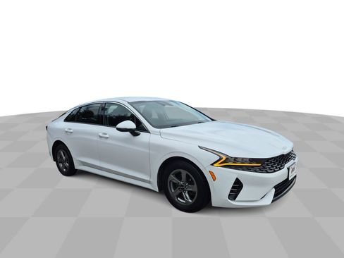Used 2022 Kia K5 LXS FWD image 2