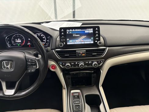 Used 2021 Honda Accord Touring image 29