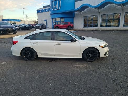 Used 2023 Honda Civic Sport image 6