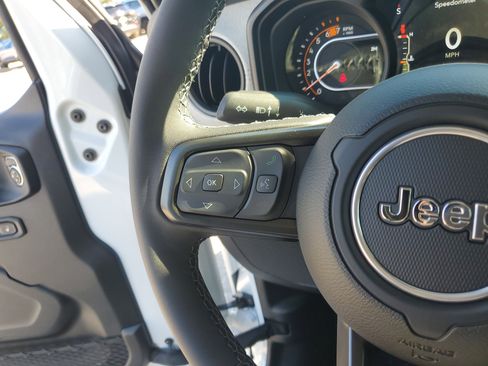 Used 2026 Jeep Wrangler Unlimited Sport AWD/4WD image 14