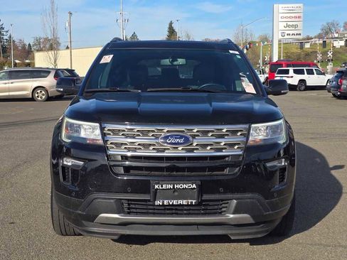 Used 2018 Ford Explorer XLT w/ Equipment Group 202A image 5