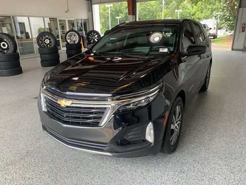 Used 2024 Chevrolet Equinox LT FWD image 4