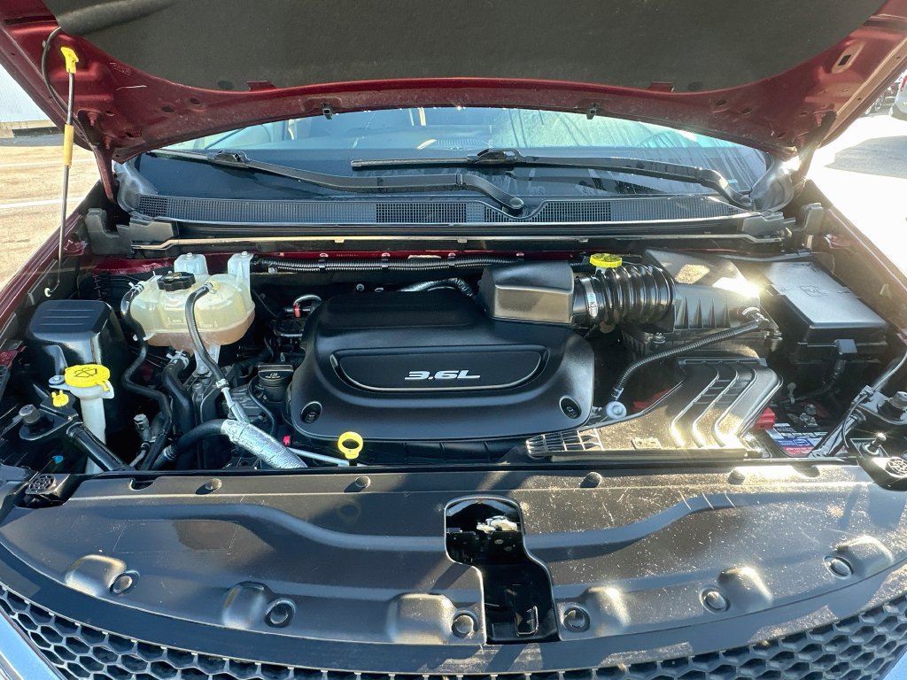 Used 2018 Chrysler Pacifica Touring-L FWD image 30